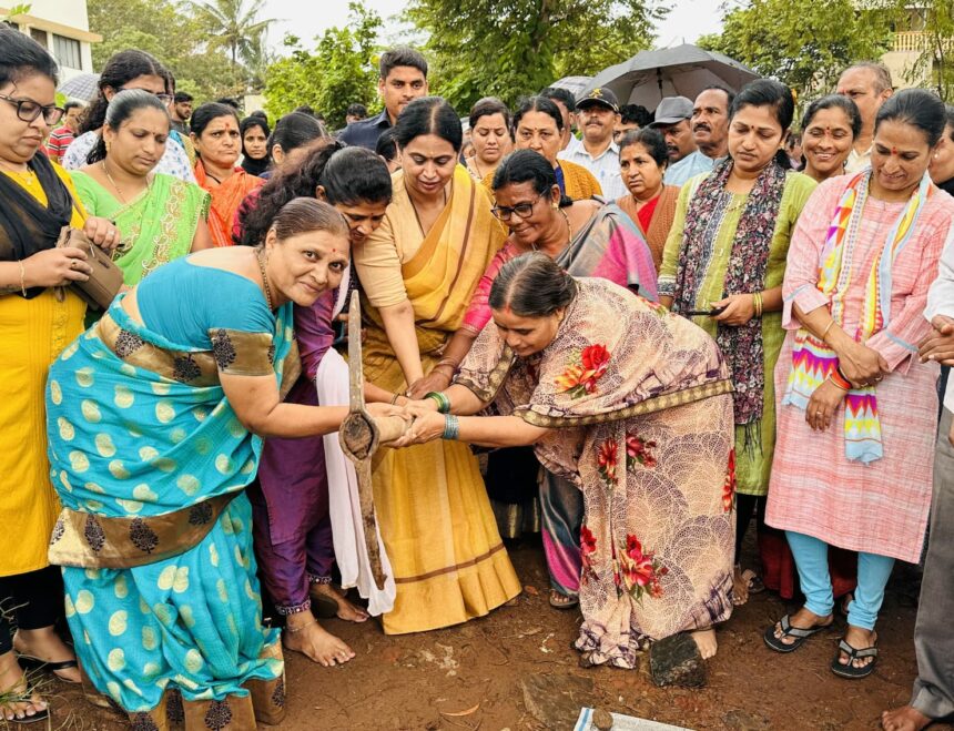 ರಸ್ತೆ ನಿರ್ಮಾಣ ಕಾಮಗಾರಿಗೆ ಭೂಮಿ ಪೂಜೆ ನೆರವೇರಿಸಿದ ಸಚಿವೆ ಲಕ್ಷ್ಮೀ ಹೆಬ್ಬಾಳಕರ್