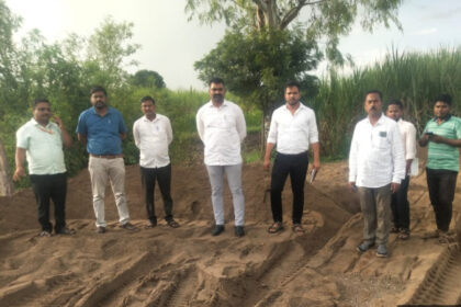 ಮುಧೋಳದಲ್ಲಿ ಅಕ್ರಮ ಮರಳು ಅಡ್ಡೆಯ ಮೇಲೆ ದಾಳಿ