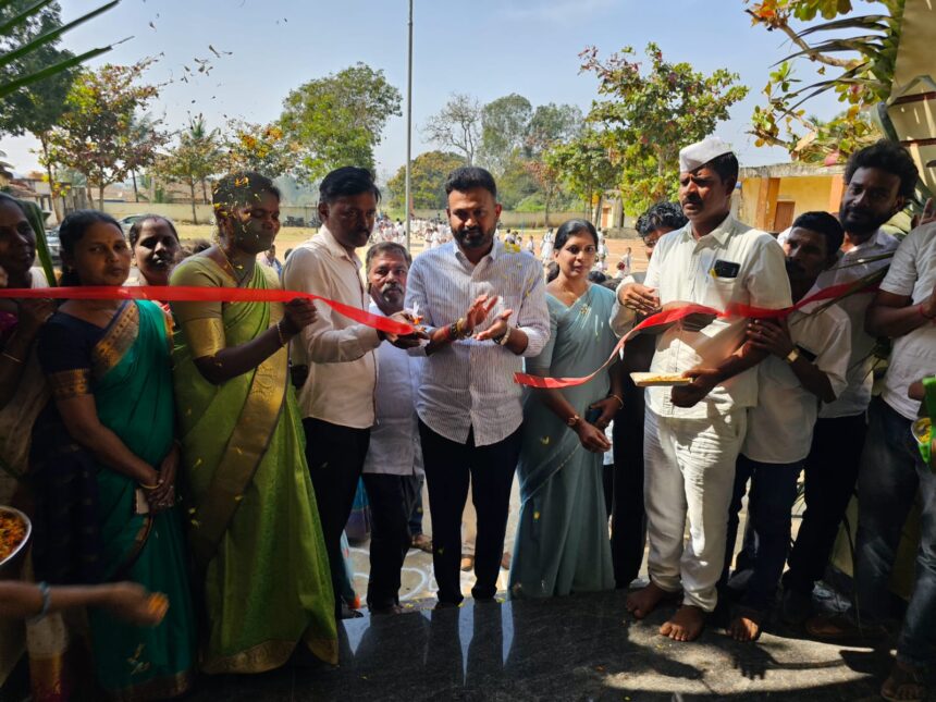 ಶಾಲಾ ಕೊಠಡಿಗಳ ಉದ್ಘಾಟನೆ, ಗ್ರಾಮ ಪಂಚಾಯಿತಿ ಕಟ್ಟಡಕ್ಕೆ ಪೂಜೆ ನೆರವೇರಿಸಿದ ಚನ್ನರಾಜ ಹಟ್ಟಿಹೊಳಿ