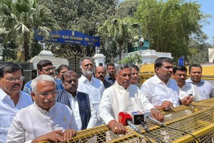 ಒಳಮೀಸಲಾತಿ ಮಸೂದೆ ಅಂಗೀಕರಿಸುವಂತೆ ರಾಜ್ಯಪಾಲರನ್ನು ಭೇಟಿ ಮಾಡಿದ ಕೆಹೆಚ್. ಮುನಿಯಪ್ಪ ನಿಯೋಗ