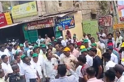 ತಾಳಿಕೋಟಿ ಬಂದ್: ಪ್ರಜಾಸೌಧ ಕಟ್ಟಡ ಸ್ಥಳಾಂತರಕ್ಕೆ ಆಗ್ರಹಿಸಿ ಹೋರಾಟ